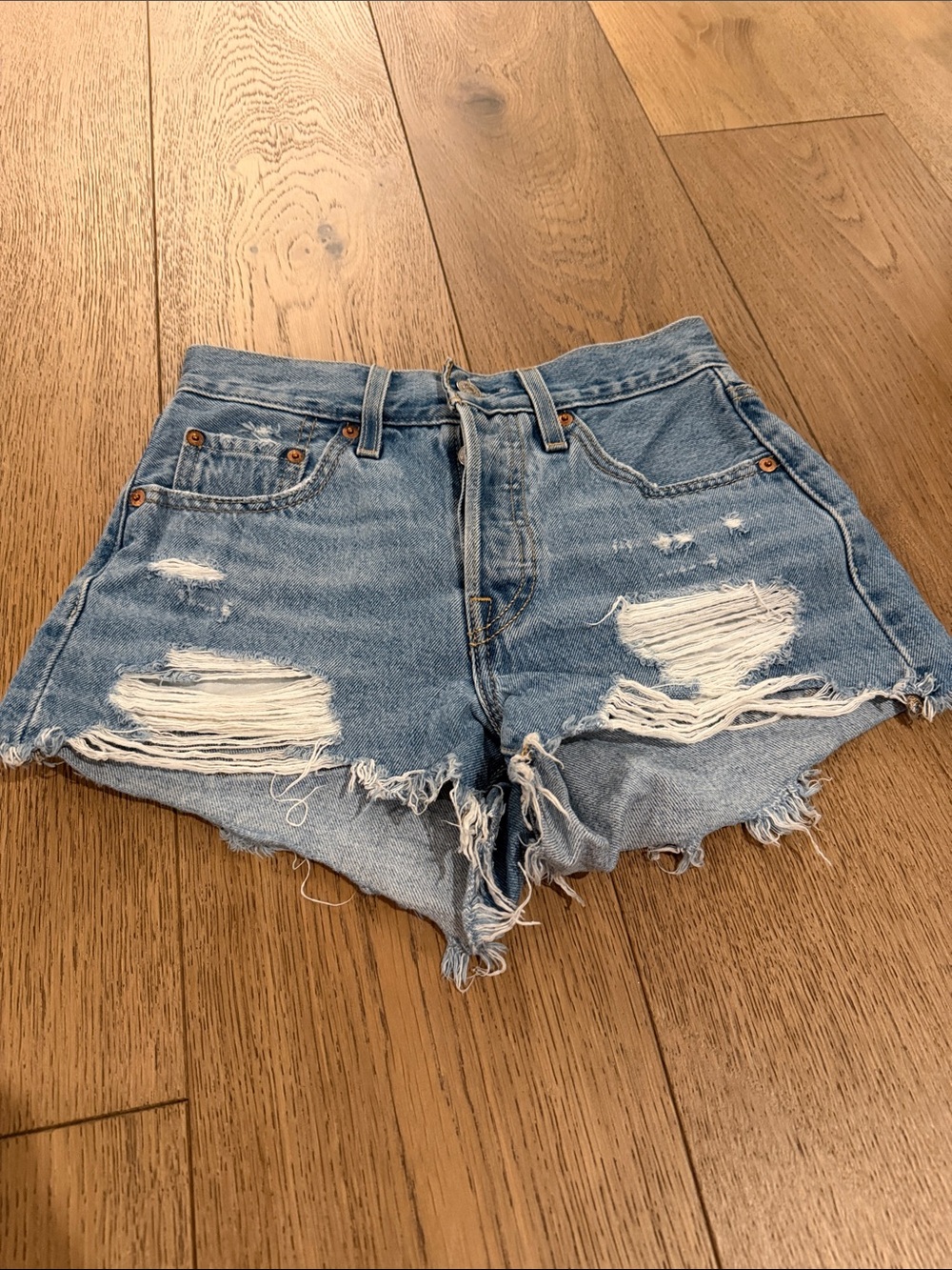 Levi's Distressed High-Rise Denim Cutoff Shorts Light Blue Wash Size 24